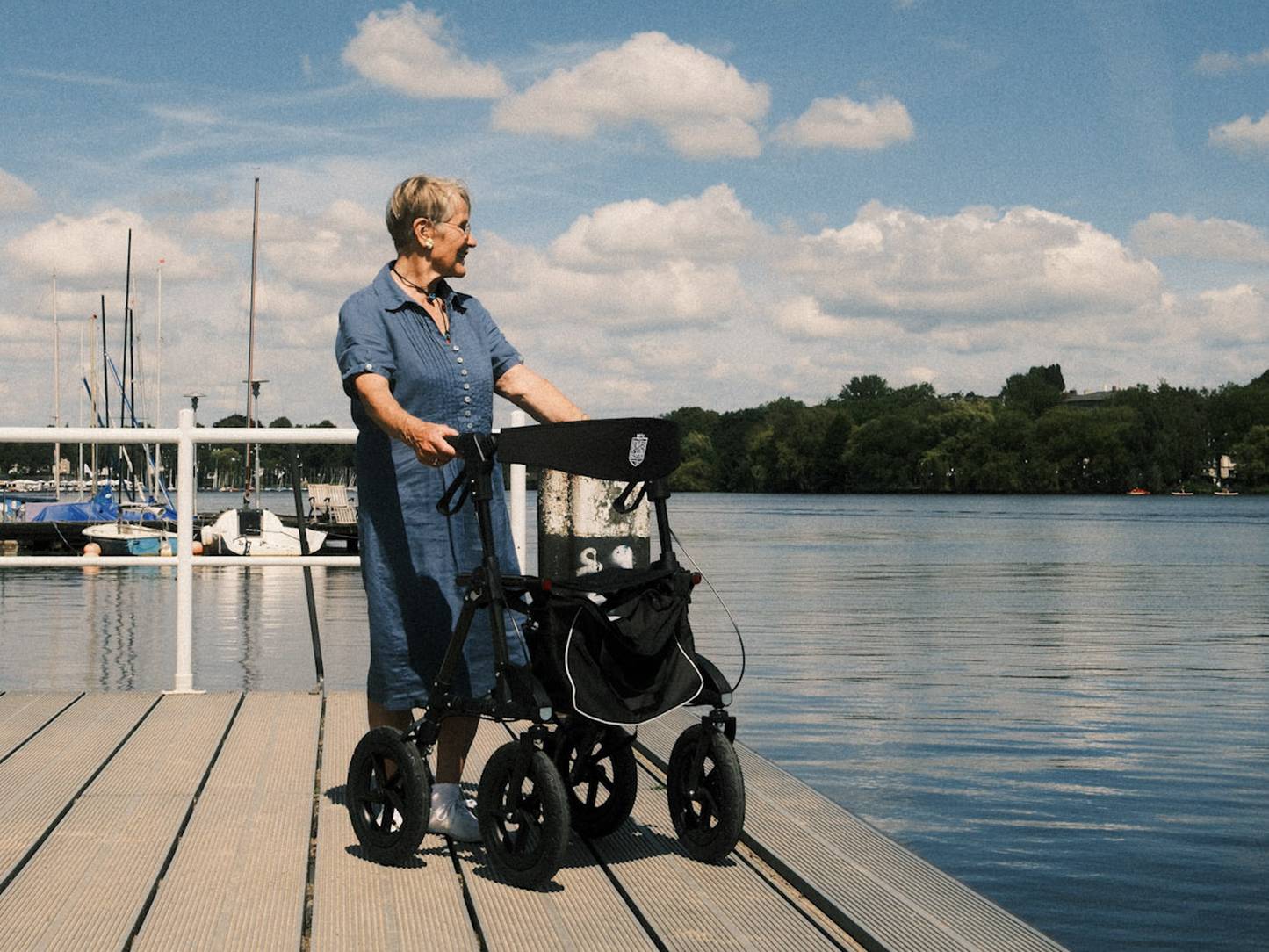 Sicher unterwegs am Wasser mit dem Geländerollator