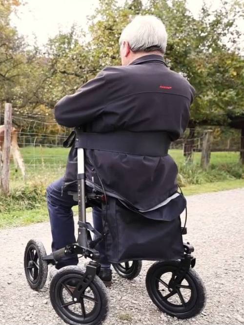 Pausen mit dem faltbaren Rollator