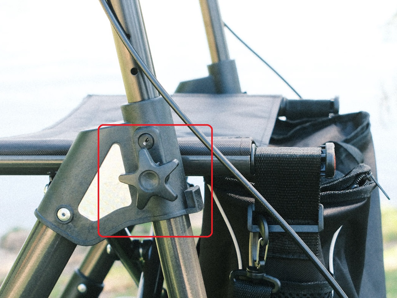 Feststellschraube für die Griff-Höhenverstellung des Geländerollators Feststellschraube für die Griff-Höhenverstellung des Geländerollators